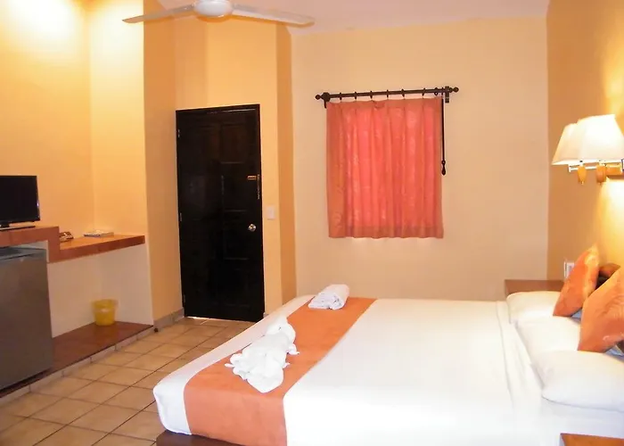 Hotel Lunasol 3*